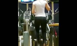 youngster new comer slut skaking booty in gym hidden peeping-tom web-cam